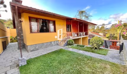CASA À VENDA NA CIDADE DE TERESÓPOLIS RJ