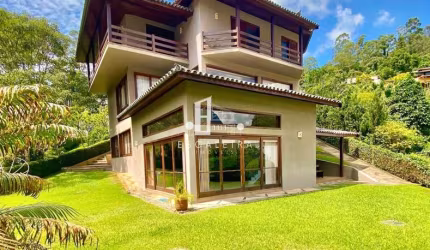CASA À VENDA NA CIDADE DE TERESÓPOLIS RJ