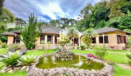 CASA À VENDA NA CIDADE DE TERESÓPOLIS RJ