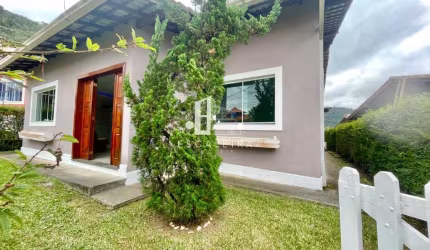 Casa  de condomínio em Vargem Grande, Teresópolis-RJ: 4 quartos, 2 suítes, 4 banheiros, 6 vagas, 186m².