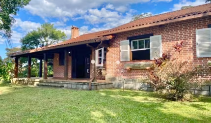 CASA À VENDA EM TERESÓPOLIS RJ