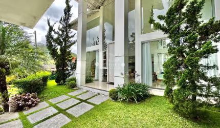 Imóvel Exclusivo: Casa em Condomínio de Luxo em Cascata do Imbuí, Teresópolis-RJ, 4 quartos, 3 suítes, 4 banheiros, 2 vagas, 200m².