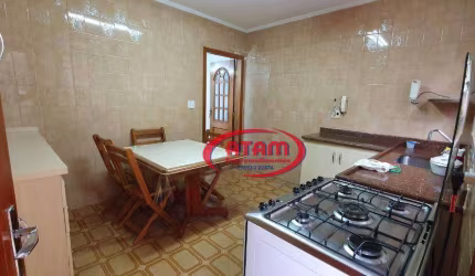 Sobrado Excelente - Localização privilegiada - 1 vaga