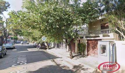 SOBRADO EM RUA NOBRE DE MOEMA - COM 350 M² DE TERRENO E 269 M² DE ÁREA CONSTRUÍDA