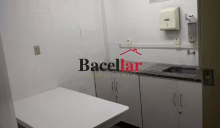 Barracão / Galpão / Depósito à venda na Rua Piauí, Todos os Santos, Rio de Janeiro, 2200 m2 por R$ 5.580.000