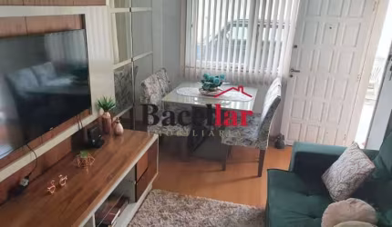 Casa em condomínio fechado com 2 quartos à venda na Rua Floreal, Curicica, Rio de Janeiro, 60 m2 por R$ 300.000