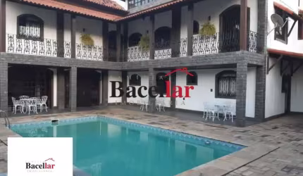 Casa em condomínio fechado com 6 quartos à venda na Rua Regina Laet, Tanque, Rio de Janeiro, 346 m2 por R$ 850.000