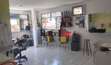 Sala comercial com 5 salas à venda na Rua Inhamuns, Vila Valqueire, Rio de Janeiro, 305 m2 por R$ 210.000