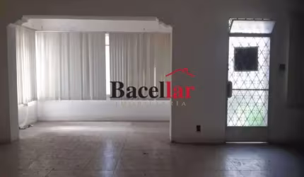 Casa com 4 quartos à venda na Rua Conselheiro Ferraz, Lins de Vasconcelos, Rio de Janeiro, 386 m2 por R$ 399.000