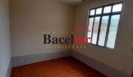 Casa com 2 quartos à venda na Rua Alberto Silva, Cascadura, Rio de Janeiro, 140 m2 por R$ 300.000