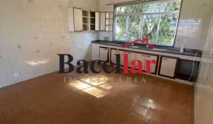 Casa com 6 quartos à venda na Travessa Melquíades, Penha Circular, Rio de Janeiro, 420 m2 por R$ 1.200.000