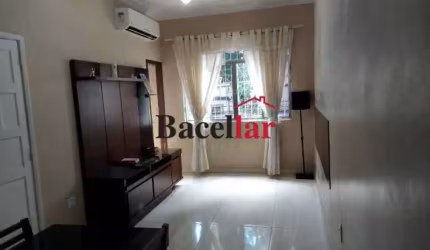 Apartamento com 3 quartos à venda na Rua Silva Pinto, Vila Isabel, Rio de Janeiro, 85 m2 por R$ 320.000