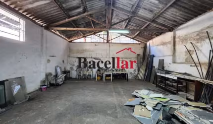 Barracão / Galpão / Depósito para alugar na Rua Lino Teixeira, Jacaré, Rio de Janeiro, 280 m2 por R$ 2.800