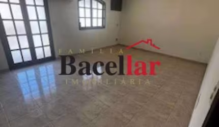 Casa em condomínio fechado com 5 quartos à venda na Rua Zoroastro Pamplona, Freguesia (Jacarepaguá), Rio de Janeiro, 385 m2 por R$ 860.000