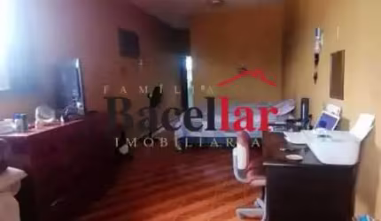 Casa com 3 quartos à venda na Avenida Alhambra, Campo Grande, Rio de Janeiro, 468 m2 por R$ 820.000