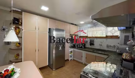Casa em condomínio fechado com 4 quartos à venda na Rua Heriberto Paiva, Taquara, Rio de Janeiro, 173 m2 por R$ 950.000