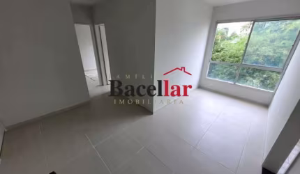 Apartamento com 2 quartos à venda na Rua Capitão Resende, Cachambi, Rio de Janeiro, 48 m2 por R$ 200.000