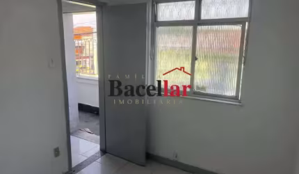 Casa com 2 quartos à venda na Rua Furtado de Mendonça, Quintino Bocaiúva, Rio de Janeiro, 66 m2 por R$ 160.000