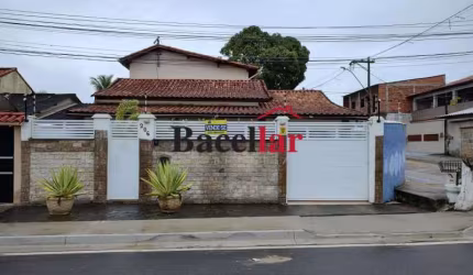 Casa com 4 quartos à venda na Rua Jerônimo, Fazendinha, Araruama, 143 m2 por R$ 640.000
