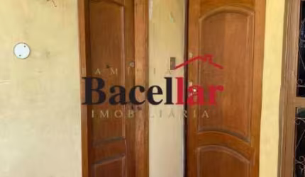 Apartamento com 2 quartos à venda na Rua Barbosa, Cascadura, Rio de Janeiro, 70 m2 por R$ 145.000