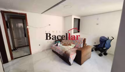 Apartamento com 2 quartos à venda na Vila Rialma, Santa Teresa, Rio de Janeiro, 75 m2 por R$ 240.000