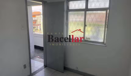 Casa em condomínio fechado com 2 quartos à venda na Rua Furtado de Mendonça, Quintino Bocaiúva, Rio de Janeiro, 66 m2 por R$ 160.000