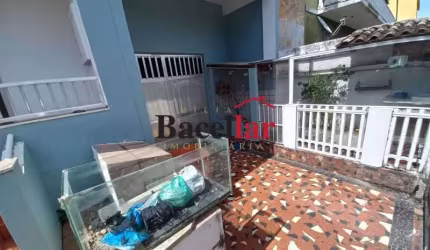 Casa em condomínio fechado com 4 quartos à venda na Rua Visconde de Santa Cruz, Engenho Novo, Rio de Janeiro, 287 m2 por R$ 419.000