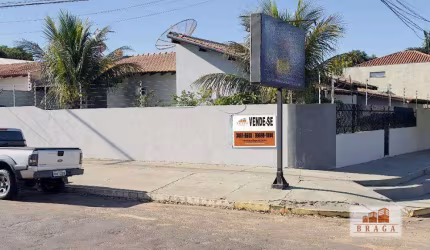 Casa com 4 dormitórios à venda, 302 m² por R$ 890.000,00 - Centro - Navirai/MS