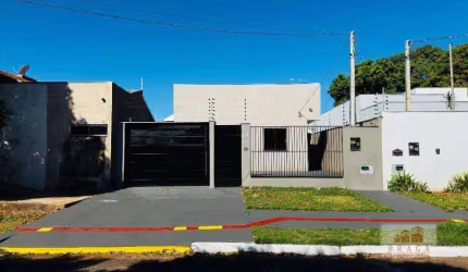 Casa com 2 dormitórios à venda, 74 m² por R$ 450.000,00 - Centro - Navirai/MS
