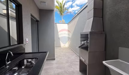 Casa nova em Condomínio no Centro de Extrema!