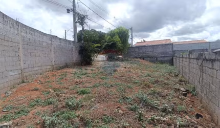 TERRENO DE ESQUINA COM METRAGEM AMPLIADA