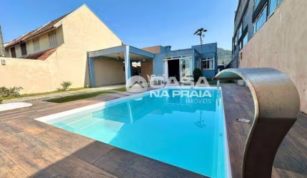 REF. 315 - Casa com Piscina em Caiobá