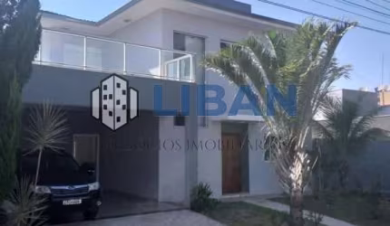 CASA À VENDA EM CONDOMÍNIO FECHADO