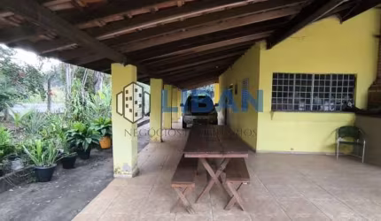 Chácara de 7500 m² 3 dormitórios piscina churrasqueira boa também para empresas dentro da cidade R$ 1.500.000,00