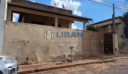 ALUGA-SE EXCELENTE RESIDÊNCIA VILA FALCÃO
