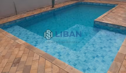 ARÉA DE LAZER COM PISCINA