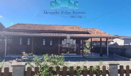 Casa com 3 quartos à venda na Loteamento Maresias, Praia do Ervino, São Francisco do Sul, 124 m2 por R$ 330.000