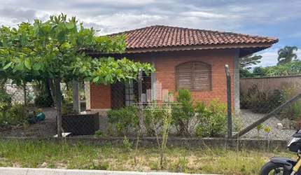 Casa com 3 quartos à venda na Loteamento Jardim Curitiba, Praia do Ervino, São Francisco do Sul, 127 m2 por R$ 420.000