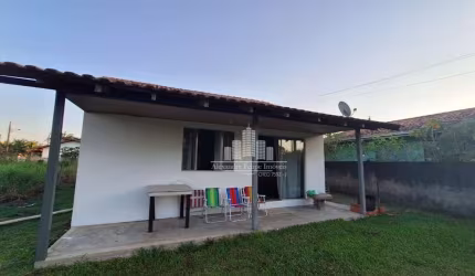 Casa com 3 quartos à venda na Loteamento Tamboretes, Praia do Ervino, São Francisco do Sul, 95 m2 por R$ 300.000