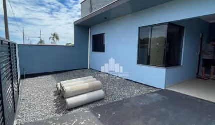 Casa com 3 quartos à venda na Avenida Claudiomiro Vizoto, 779, Praia do Ervino, São Francisco do Sul, 66 m2 por R$ 300.000