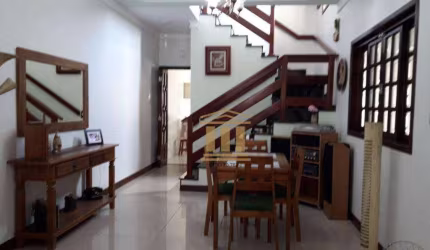 Sobrado com 3 dormitórios à venda, 186 m² por R$ 776.000,00 - Jardim Satélite - São José dos Campos/SP