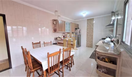 Casa com 3 dormitórios à venda, 140 m² por R$ 1.250.000,00 - Bosque dos Eucaliptos - São José dos Campos/SP