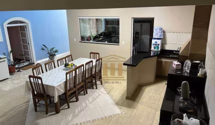 Sobrado com 5 dormitórios à venda, 260 m² por R$ 1.100.000,00 - Jardim Oriente - São José dos Campos/SP