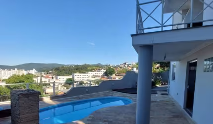 Casa Alto Padrão em Florianópolis (Venda e aluguel)