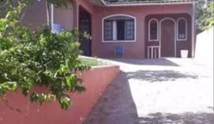 Casa de 03 quartos - Roçado