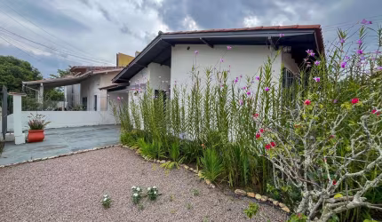 CASA COM 3 DORMITORIOS NO KOBRASOL, SÃO JOSE/SC