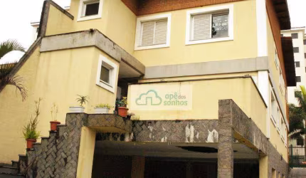 Excelente casa Próxima ao Metrô São Paulo - Morumbi