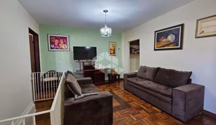 Casa com 4 quartos à venda na Rua Amadeu Vives, 58, Jardim São Ricardo, São Paulo por R$ 680.000