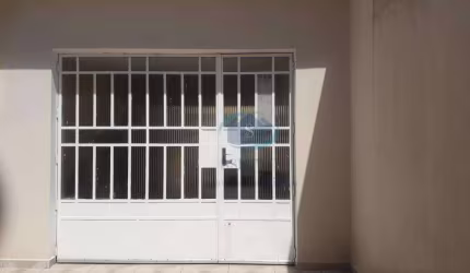Terreno de 9 x 50 metros totalmente plano á 5 minutos a pé do metrô Sacomã , em excelente localização ,ótimo para investimento, aceita proposta,.