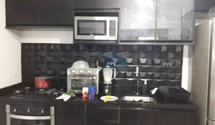 Terreno de 25m² com salão comercial na frente de 120m²,e possui mais 3 casas nos fundos,excelente para investimento,aceita proposta e permuta.
